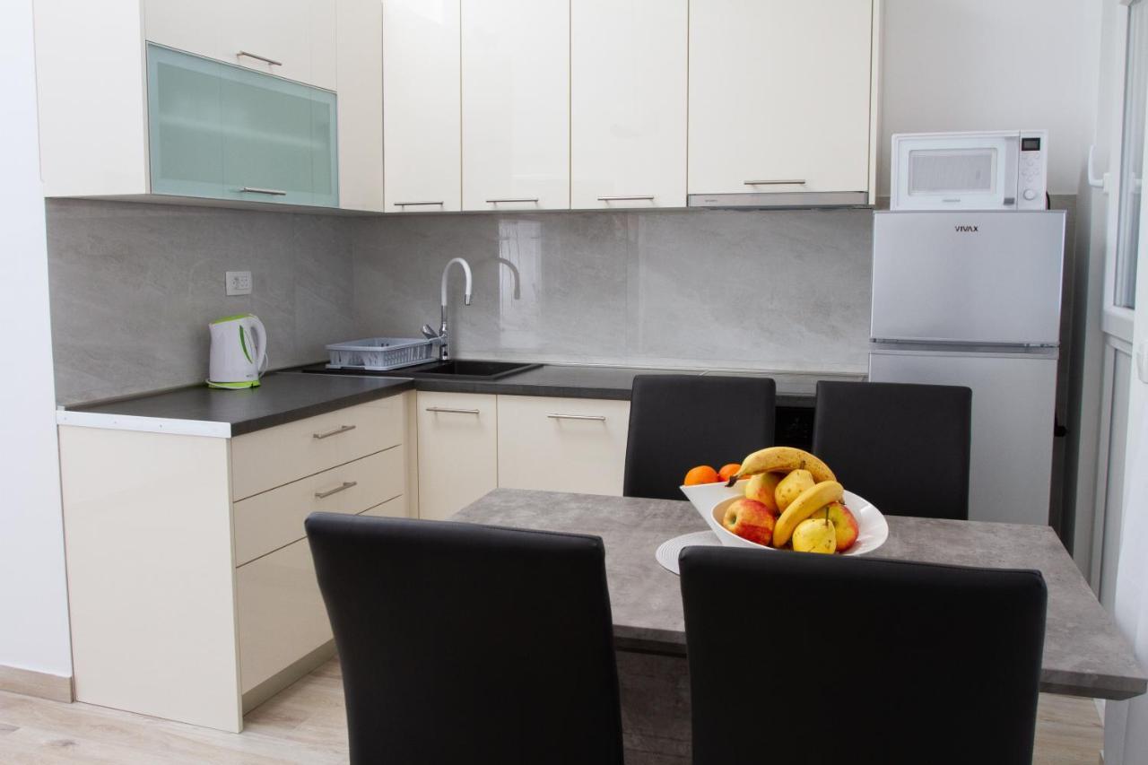 Unforgettable Sea View Bakota Apartment