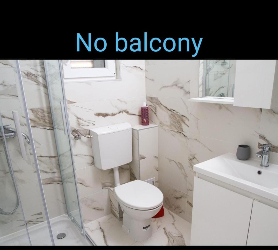 Unforgettable Sea View Bakota Apartment